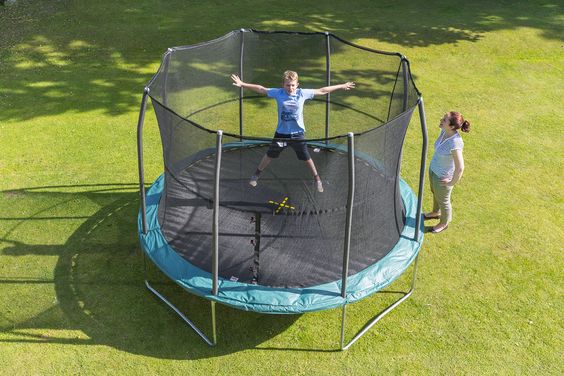 tesco trambulin akció