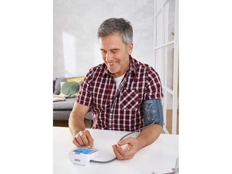 SANITAS vérnyomásmérő hangfunkcióval_2